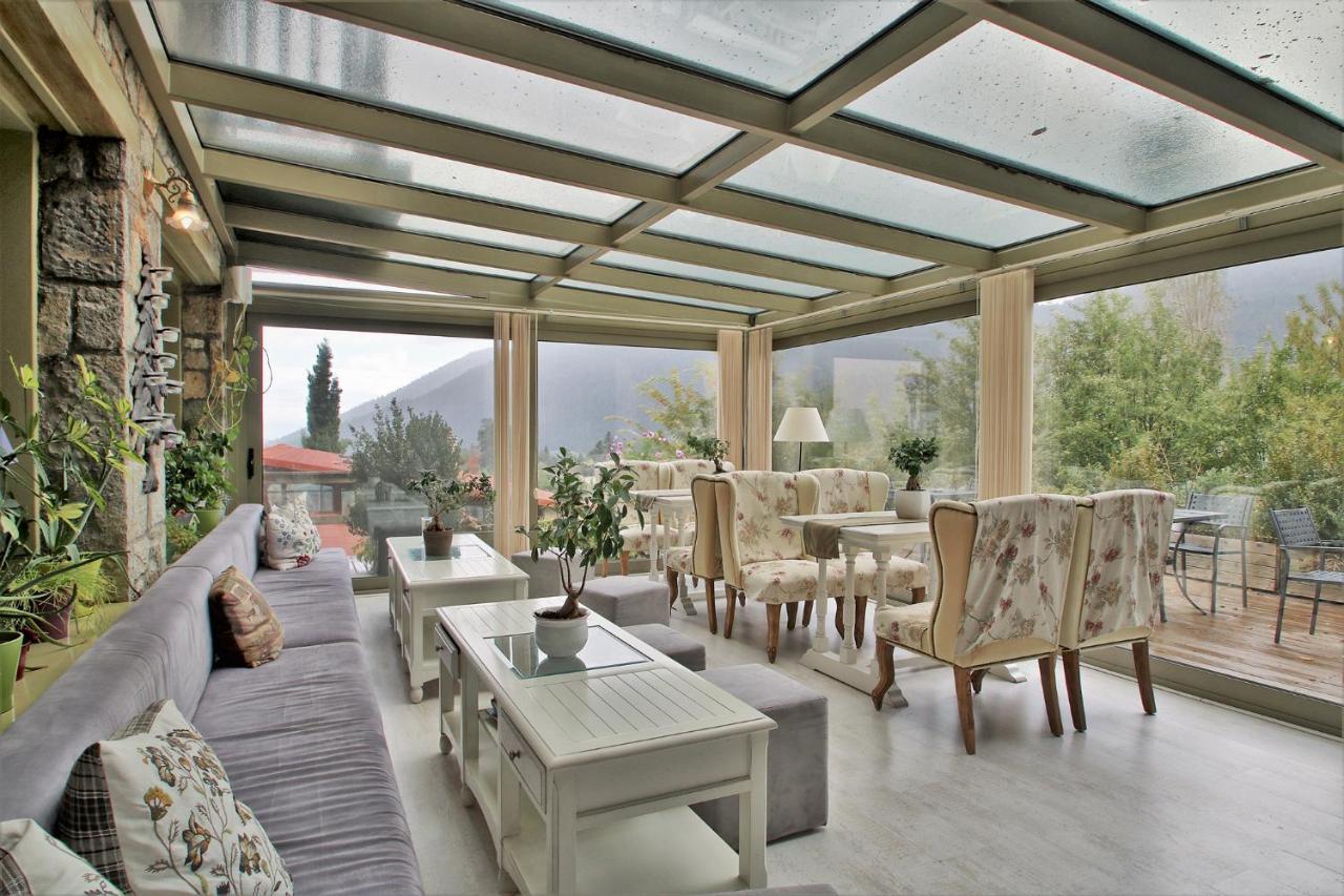 Boutique Hotel Skamnos Arachova Exterior photo